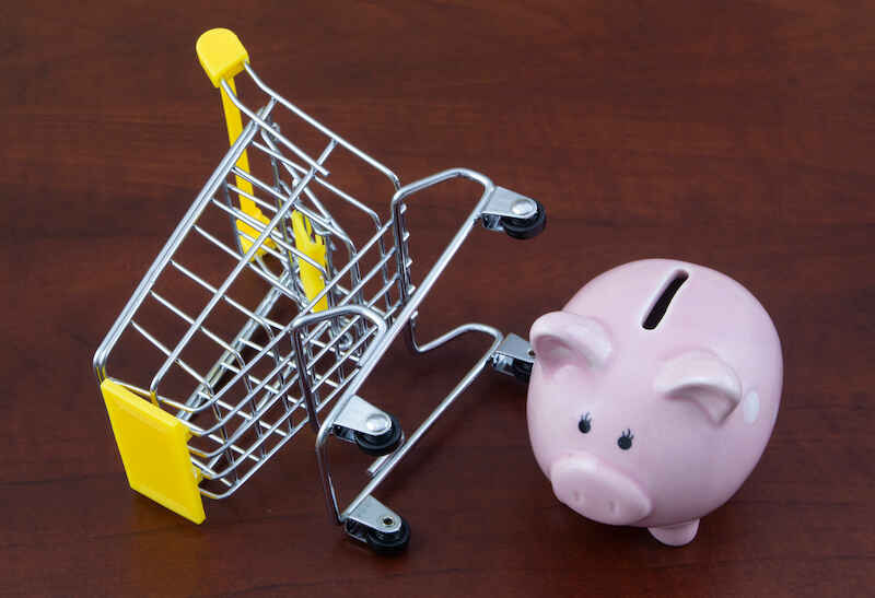 Households Reined in Spending and Paid Down Debt This Summer